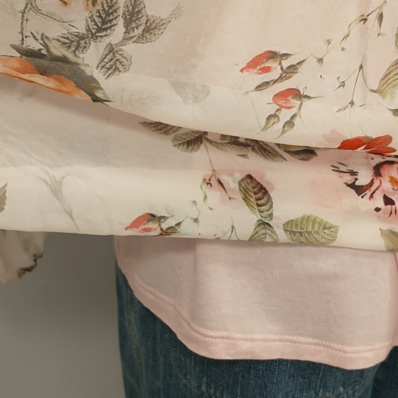 Silk Blouse Pink w Roses Off Shoulder if Desired - Picture 5 of 12